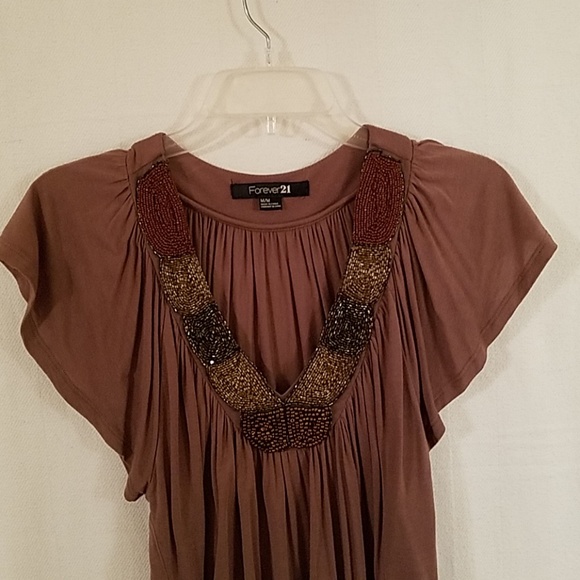 Beautiful top - Picture 2 of 3